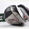 Titleist 907 D2 Driver / 9.5 Degree / Regular Flex Grafalloy ProCustom Shaft